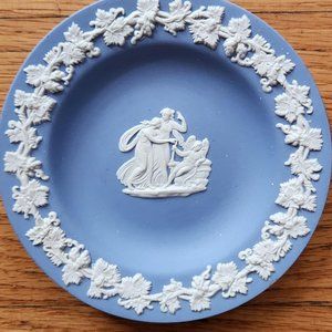 VINTAGE Wedgwood Blue and White Small China plate